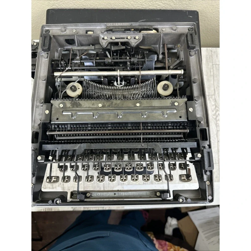 Remington Monarch 1 Typewriter Sperry Rand Portable Wht W Case Mid Century Rare